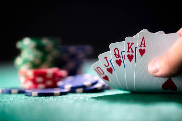 Lucky Neko chat interface and live bet controls